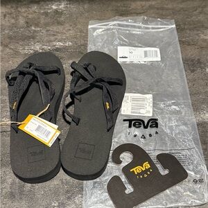 Teva Olowahu Strappy Black Casual Flip Flops